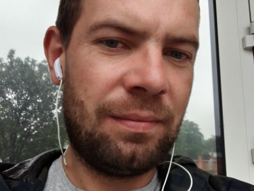 Pawel9002